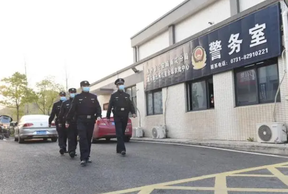 雨花公安：警务室靠前服务，守护营商大环境