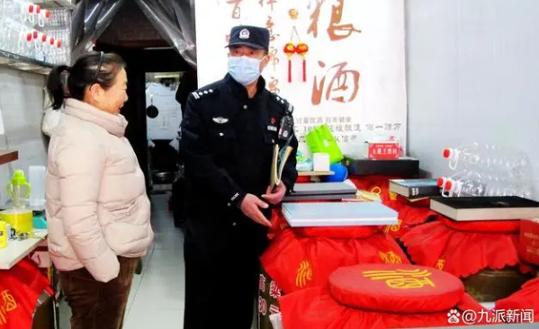 武汉东西湖社区警务室深入片区微小企业，开展安全复工复产专项服