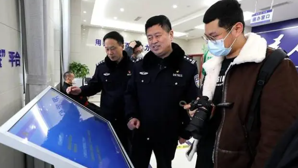 菏泽公安：警务“一窗通办” 多渠道、全方位服务群众