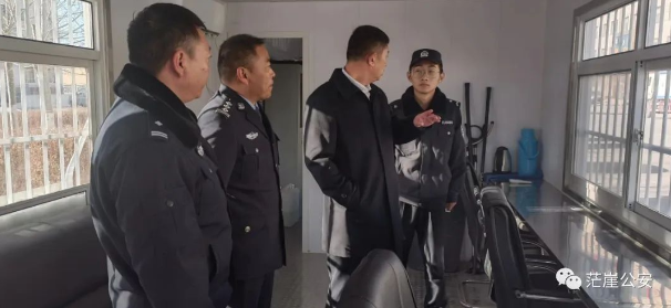 胡生贵深入市区警务室督导检查工作